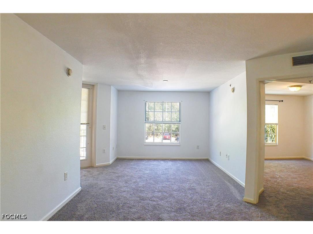 4113 Residence Drive #211 Fort Myers FL 33901 2026018214 image5