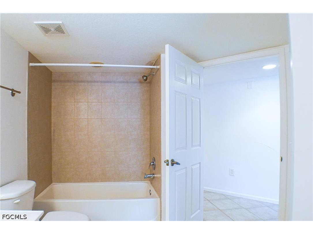 4113 Residence Drive #211 Fort Myers FL 33901 2026018214 image7