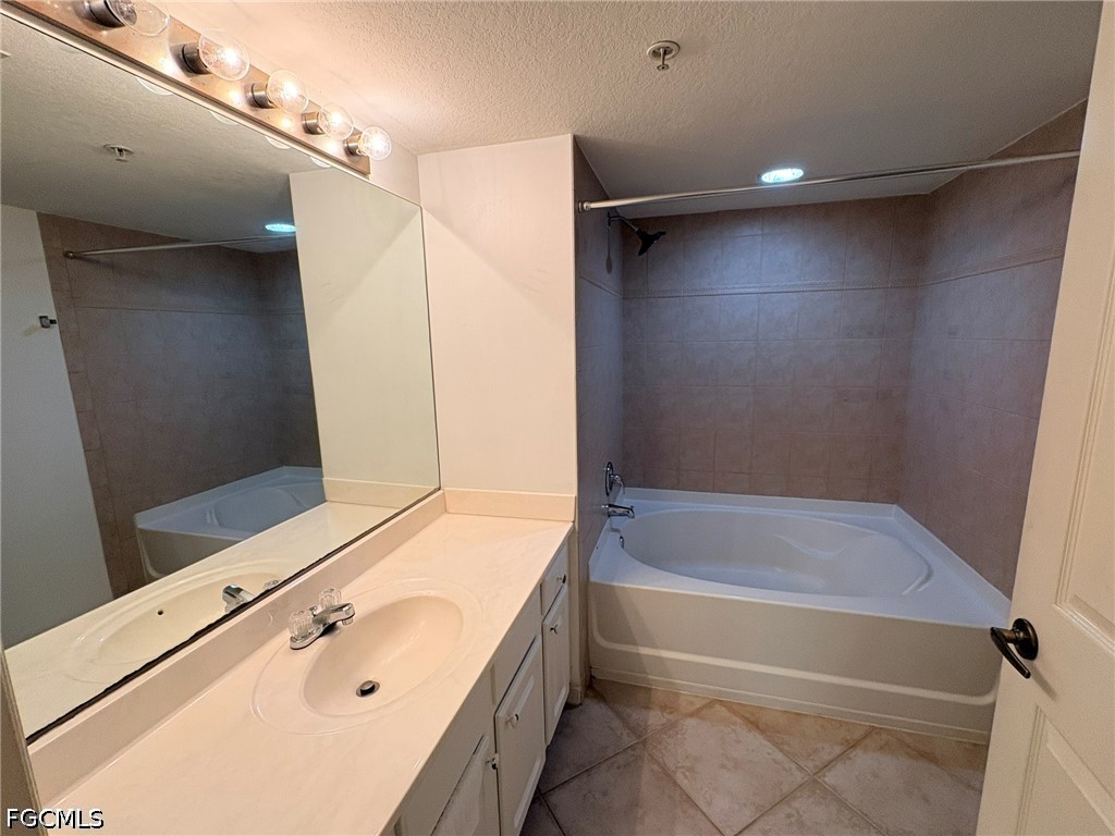 4113 Residence Drive #213 Fort Myers FL 33901 2026017328 image9