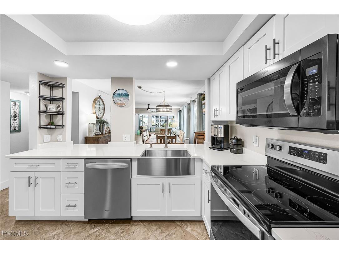 4115 SE 18th Place #103 Cape Coral FL 33904 2025018834 image1