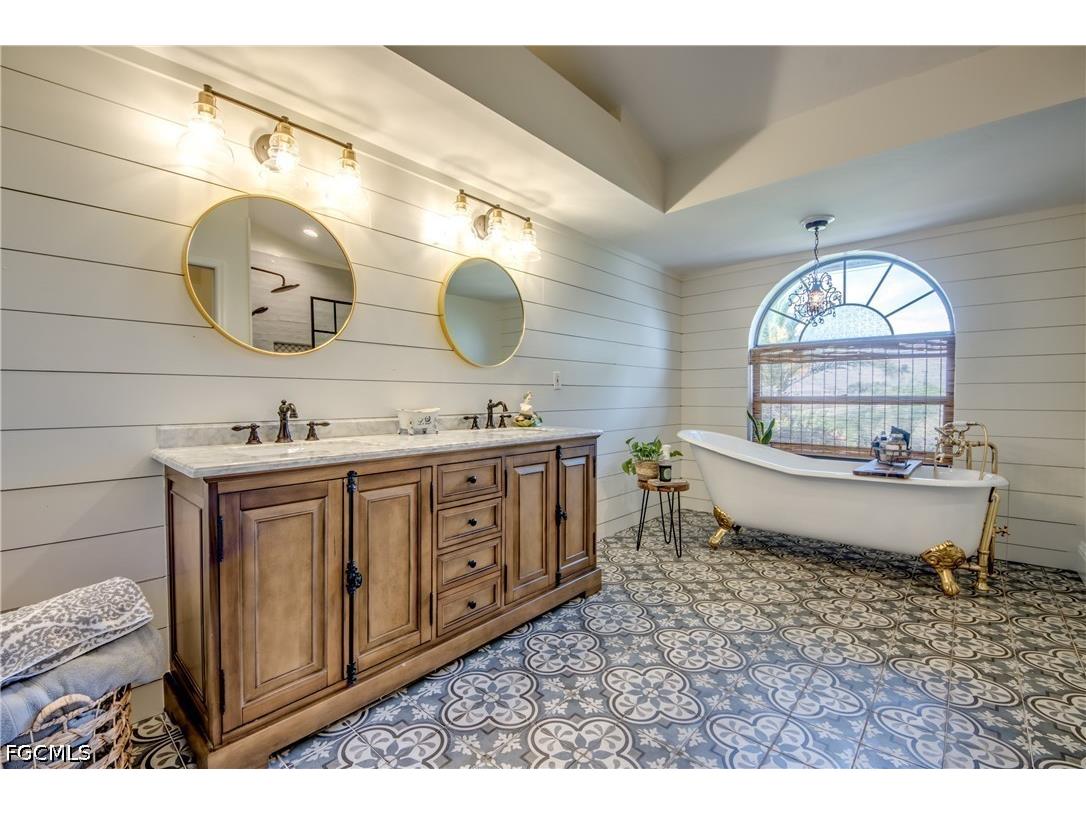 4118 NW 33rd Lane Cape Coral FL 33993 2026022082 image18