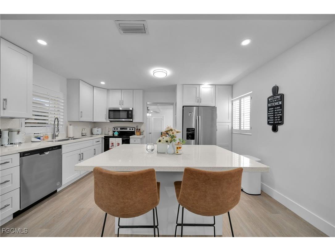 4118 SE 3rd Avenue Cape Coral FL 33904 2025004384 image11