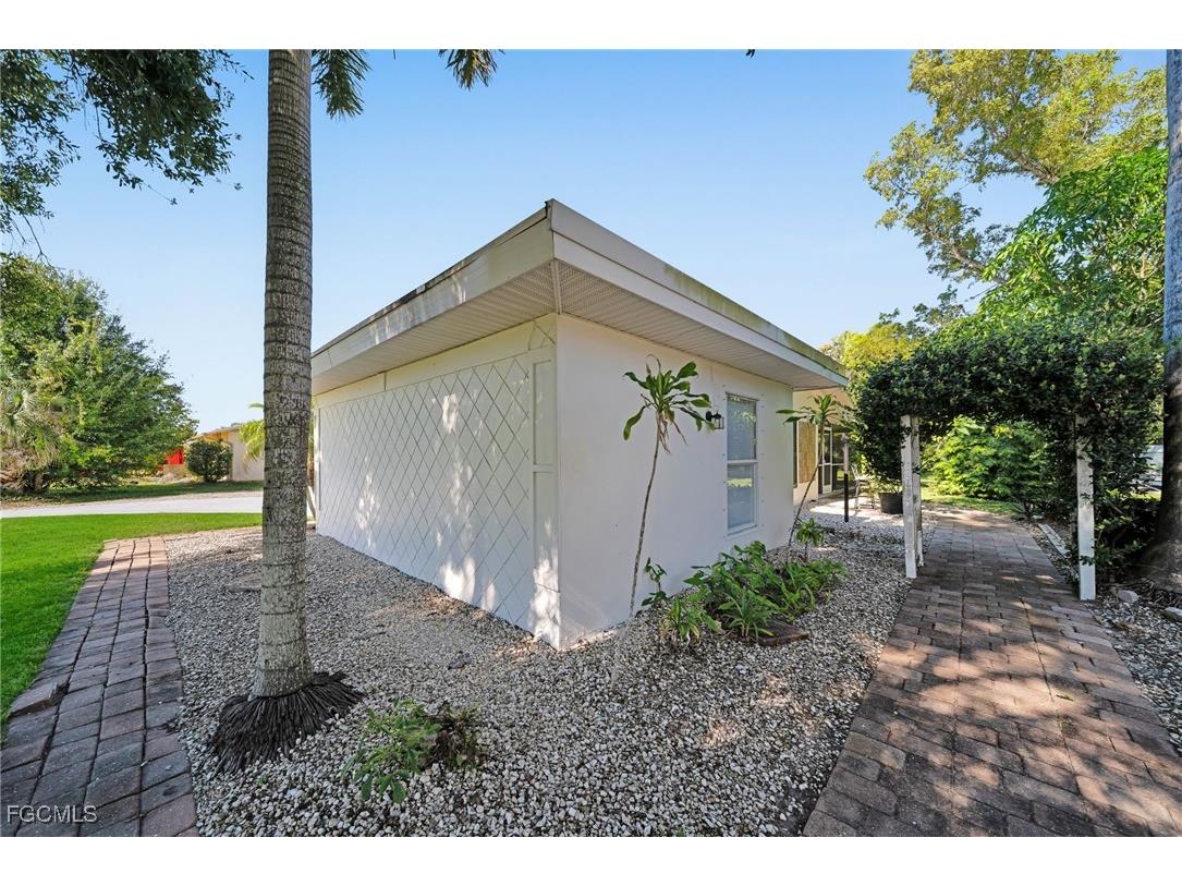 4118 SE 3rd Avenue Cape Coral FL 33904 2025004384 image3