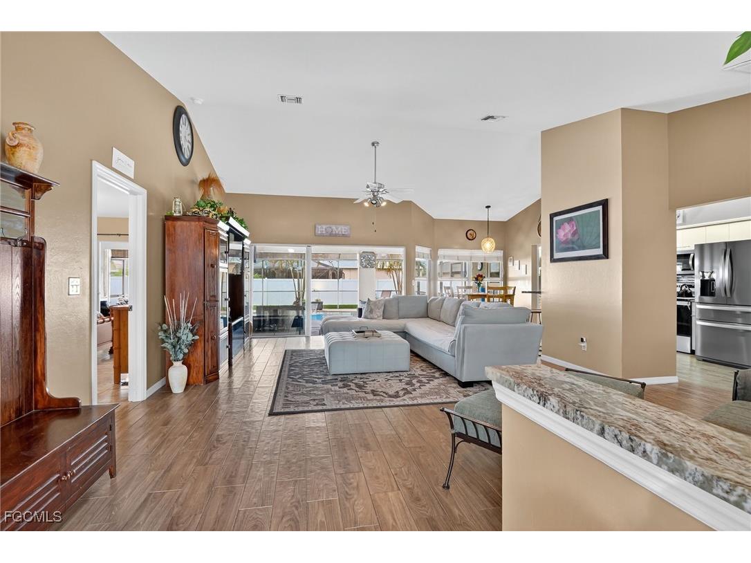 412 SE 13th Avenue Cape Coral FL 33990 2025017737 image2