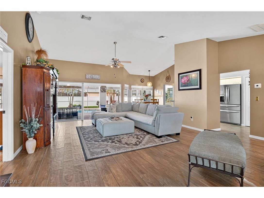 412 SE 13th Avenue Cape Coral FL 33990 2025017737 image4