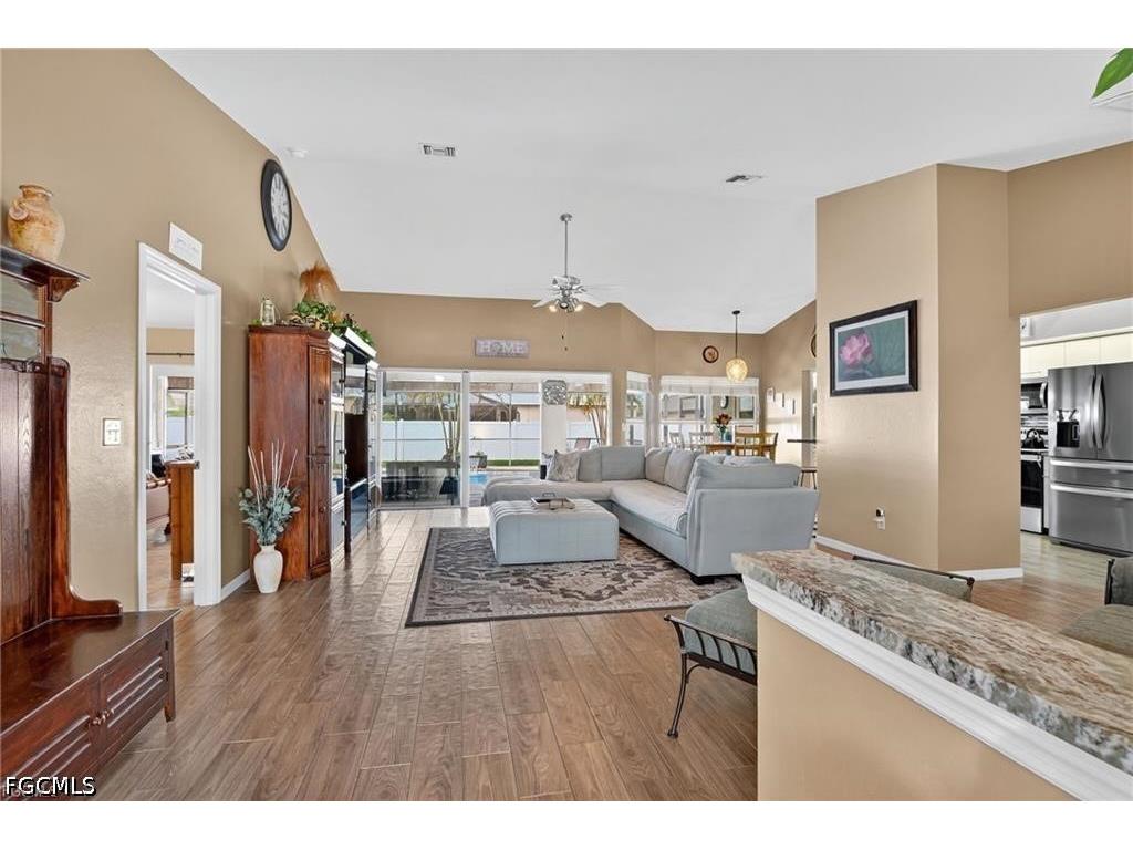 412 SE 13th Avenue Cape Coral FL 33990 2026024202 image5