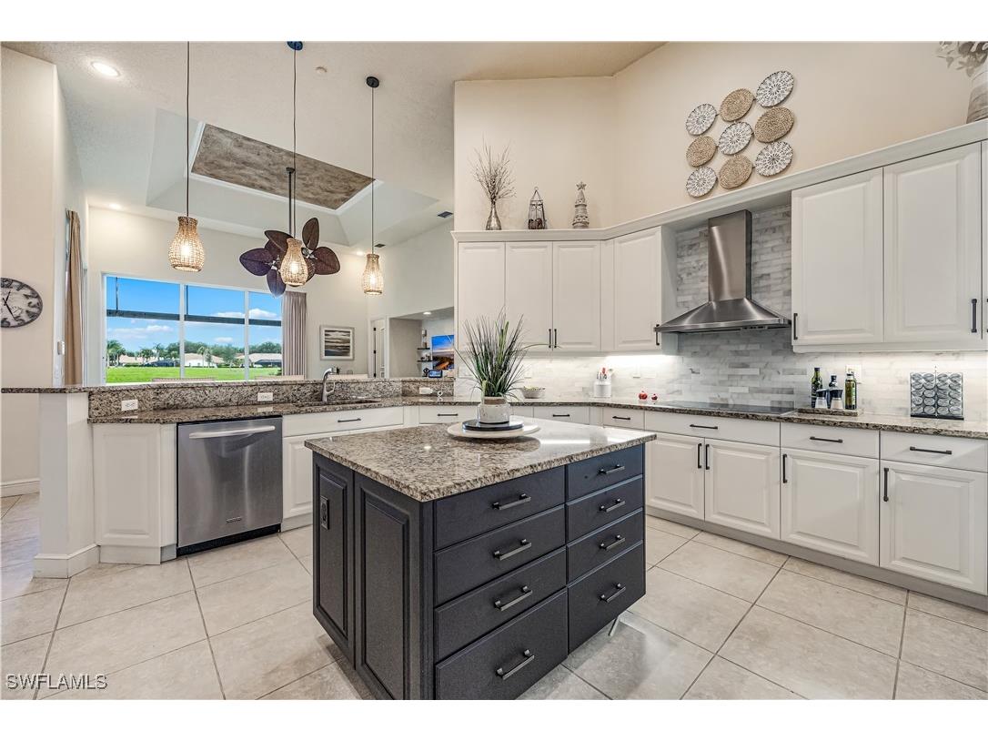 412 Terracina Way Naples FL 34119 225066812 image7