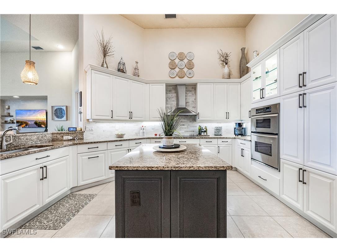 412 Terracina Way Naples FL 34119 225066812 image8