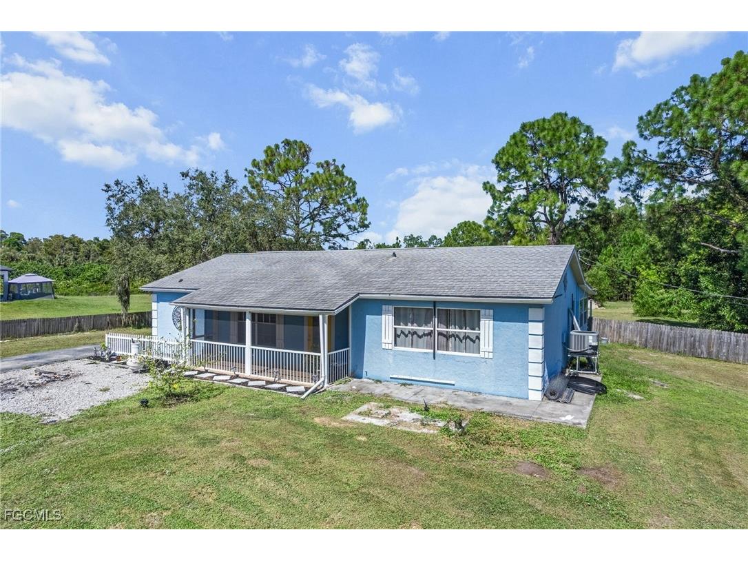 4121 16th Avenue NE Naples FL 34120 2025013878 image1