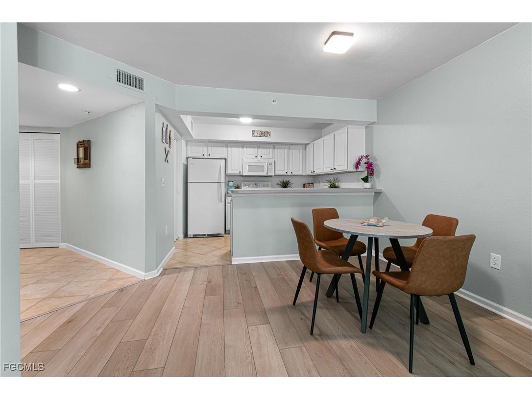 4121 Residence Drive #303 Fort Myers FL 33901 2025018547 image10