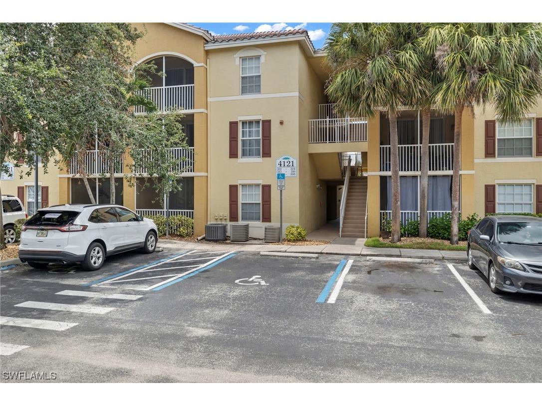 4121 Residence Drive #322 Fort Myers FL 33901 223060156 image1