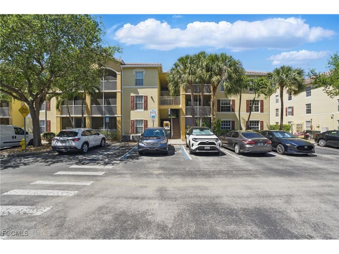 4121 Residence Drive #324 Fort Myers FL 33901 2025018143 image4