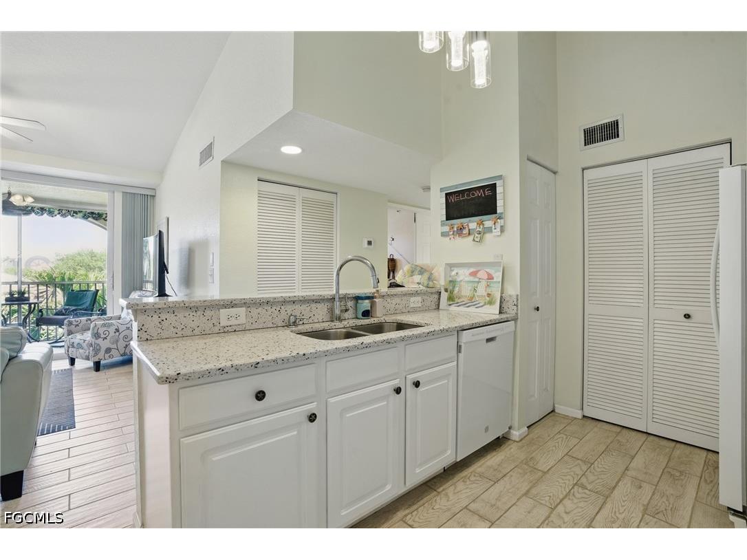 4121 Residence Drive #324 Fort Myers FL 33901 2026029633 image5