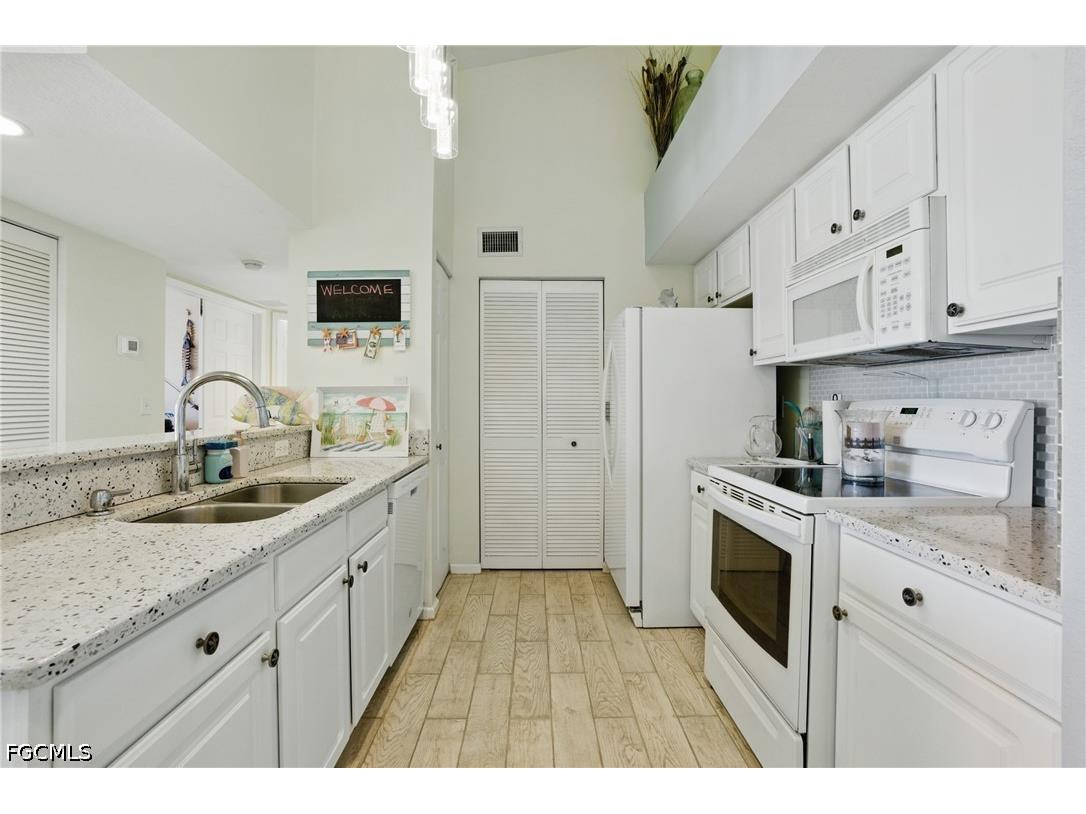 4121 Residence Drive #324 Fort Myers FL 33901 2026029633 image6