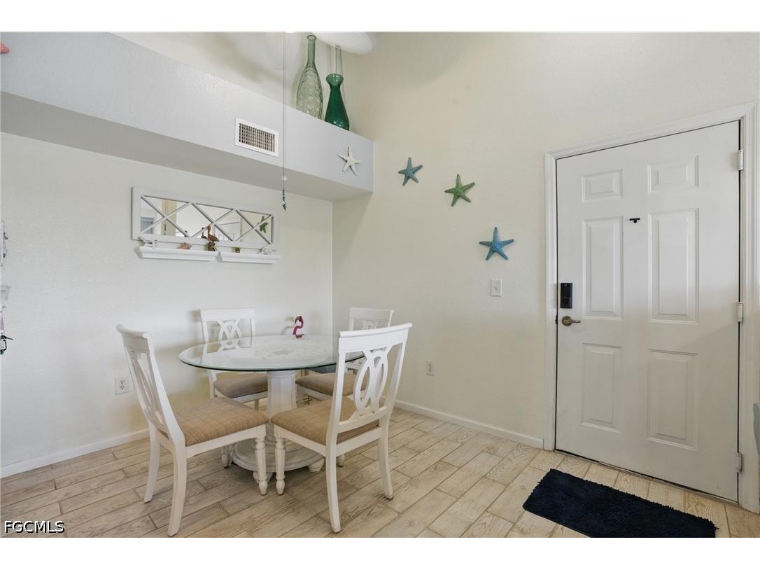 4121 Residence Drive #324 Fort Myers FL 33901 2026029633 image9