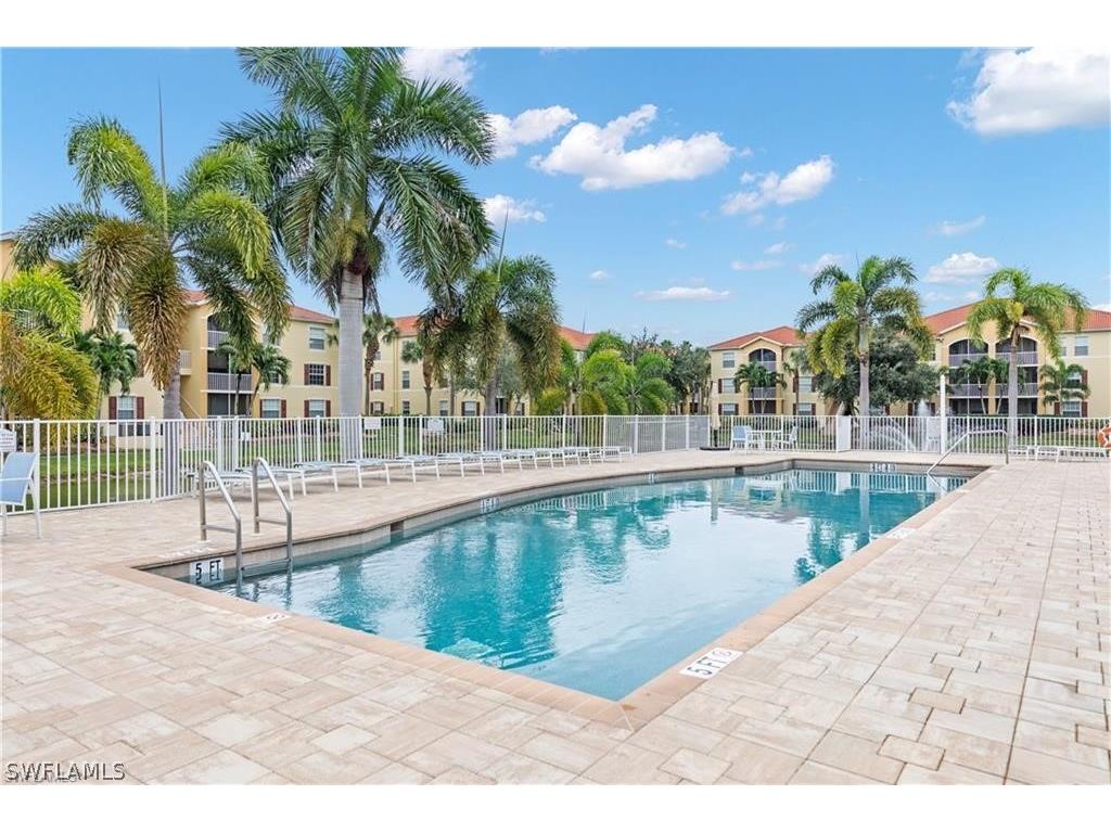 4122 Residence Drive #104 Fort Myers FL 33901 224028639 image1
