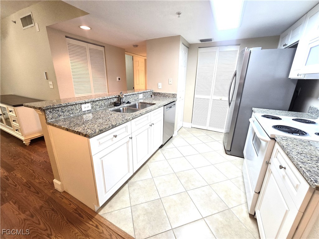 4122 Residence Drive #108 Fort Myers FL 33901 2025022959 image5
