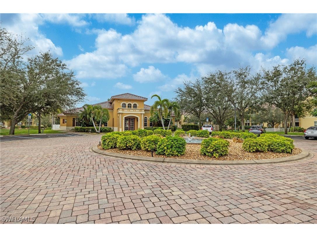 4122 Residence Drive #110 Fort Myers FL 33901 224046107 image1