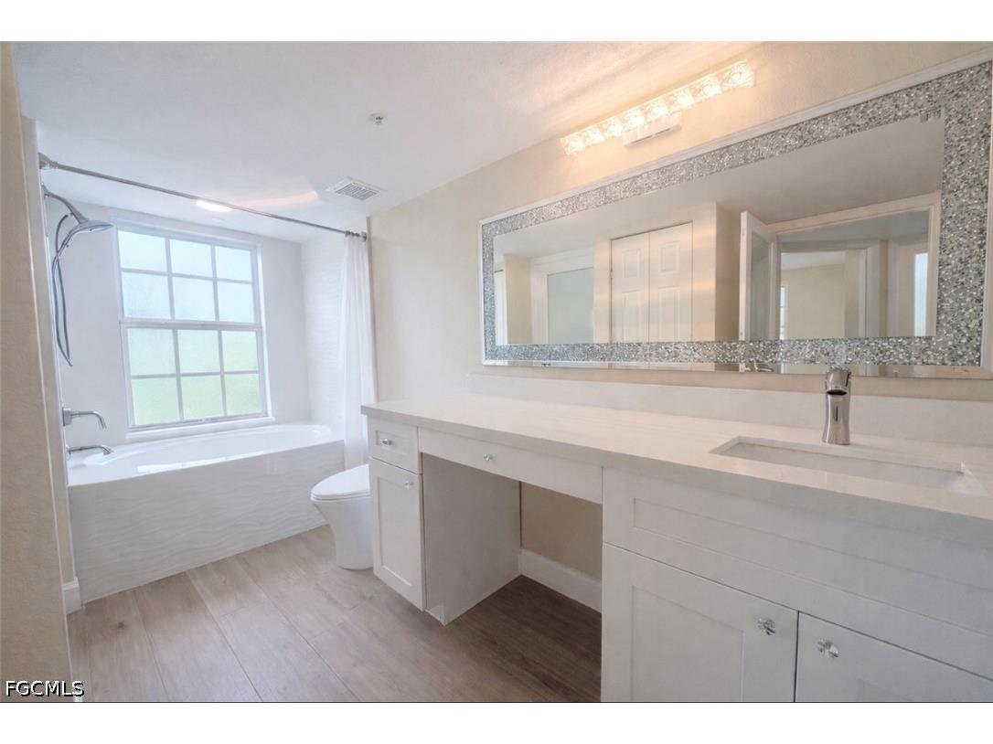 4122 Residence Drive #117 Fort Myers FL 33901 2026016378 image9