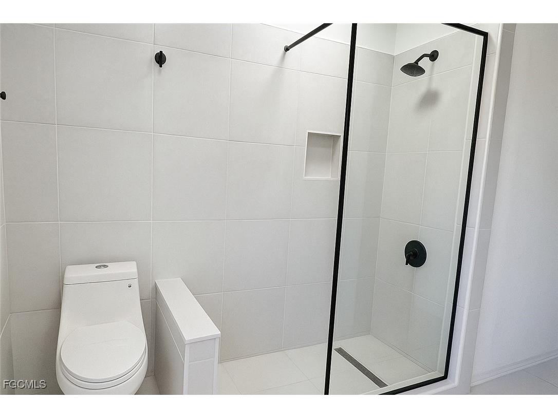 4123 SE 3rd Avenue Cape Coral FL 33904 2025018871 image5