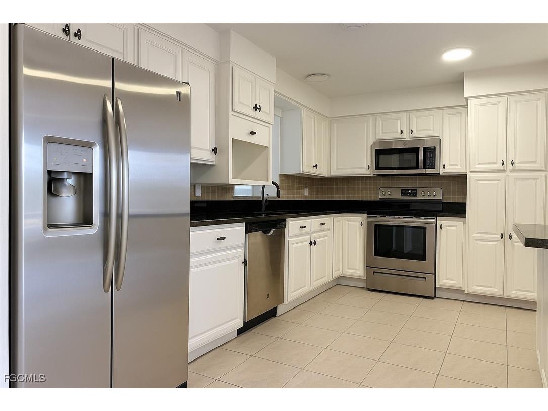 4123 SE 3rd Avenue Cape Coral FL 33904 2025018871 image8