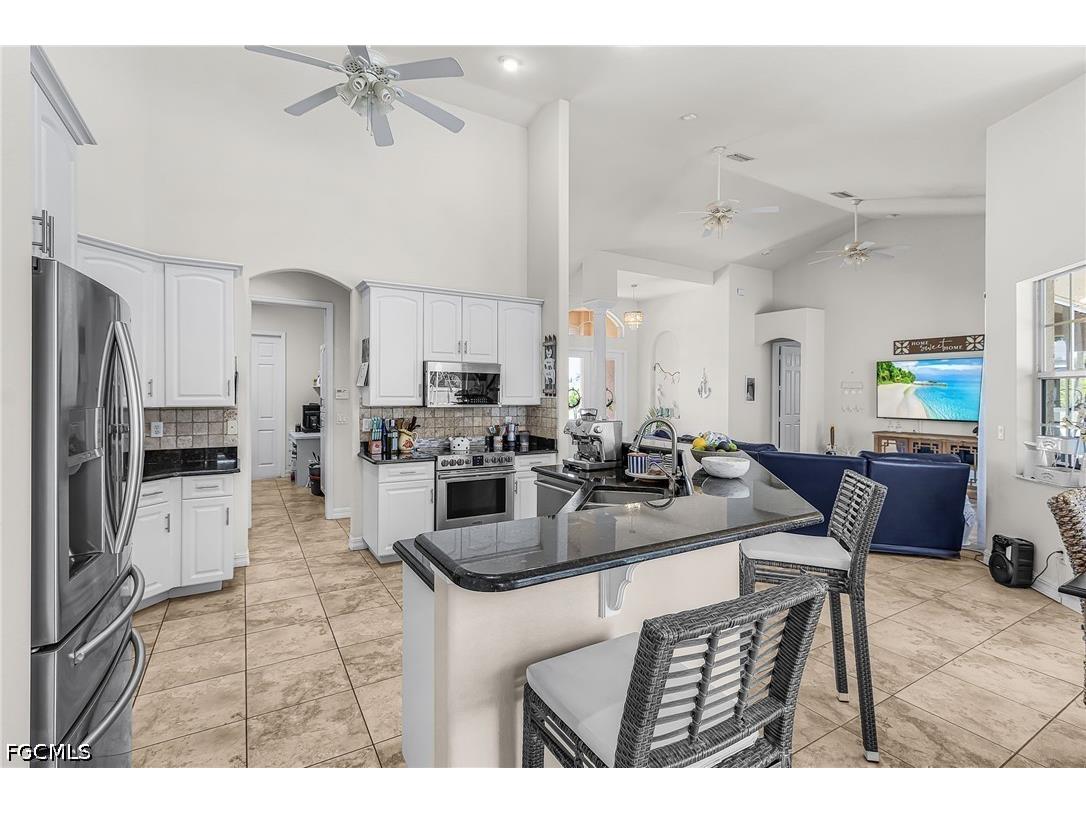 4125 Jacaranda Parkway W Cape Coral FL 33993 2026020369 image14