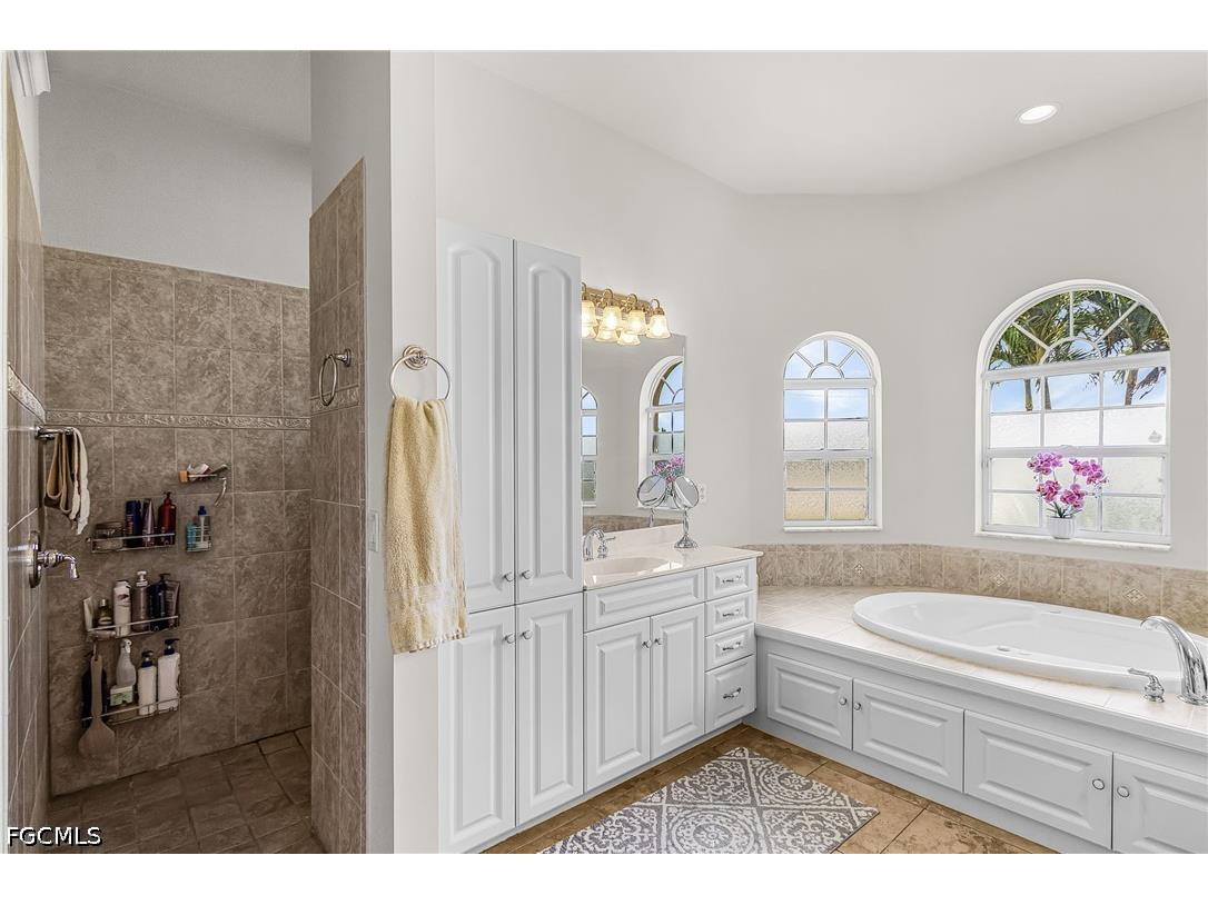 4125 Jacaranda Parkway W Cape Coral FL 33993 2026020369 image25