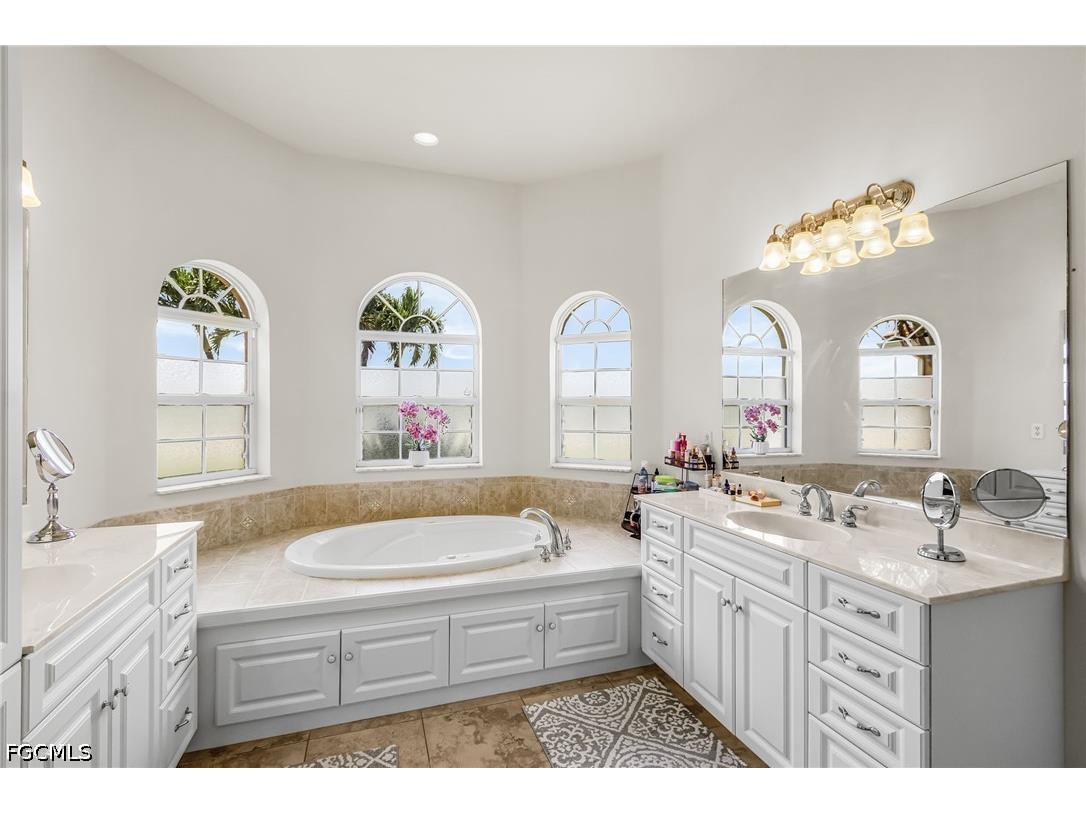 4125 Jacaranda Parkway W Cape Coral FL 33993 2026020369 image26