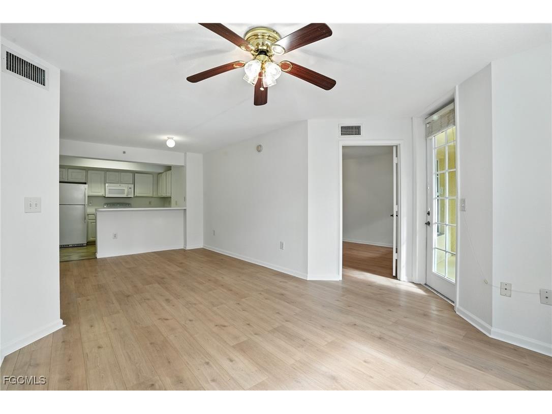 4127 Residence Drive #411 Fort Myers FL 33901 2025005980 image1