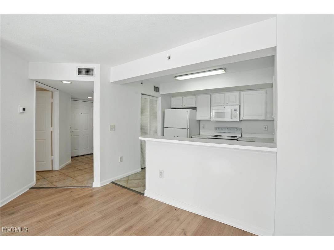 4127 Residence Drive #411 Fort Myers FL 33901 2025005980 image10