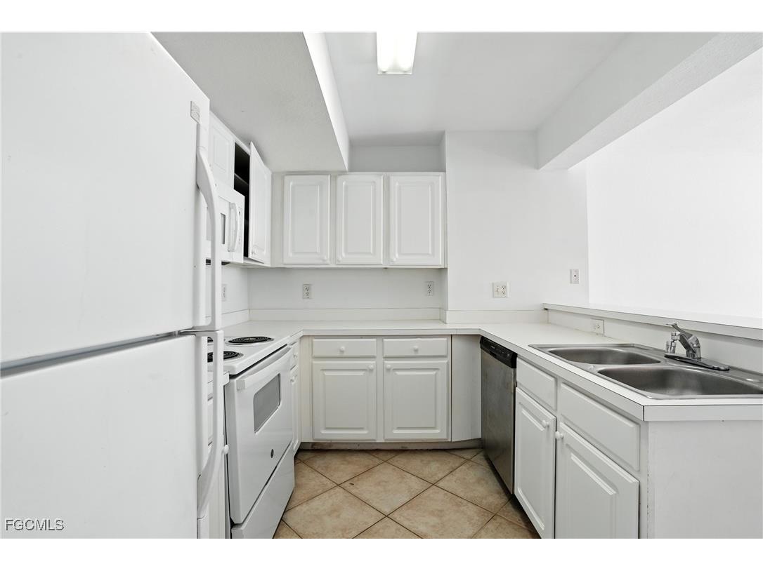 4127 Residence Drive #411 Fort Myers FL 33901 2025005980 image11