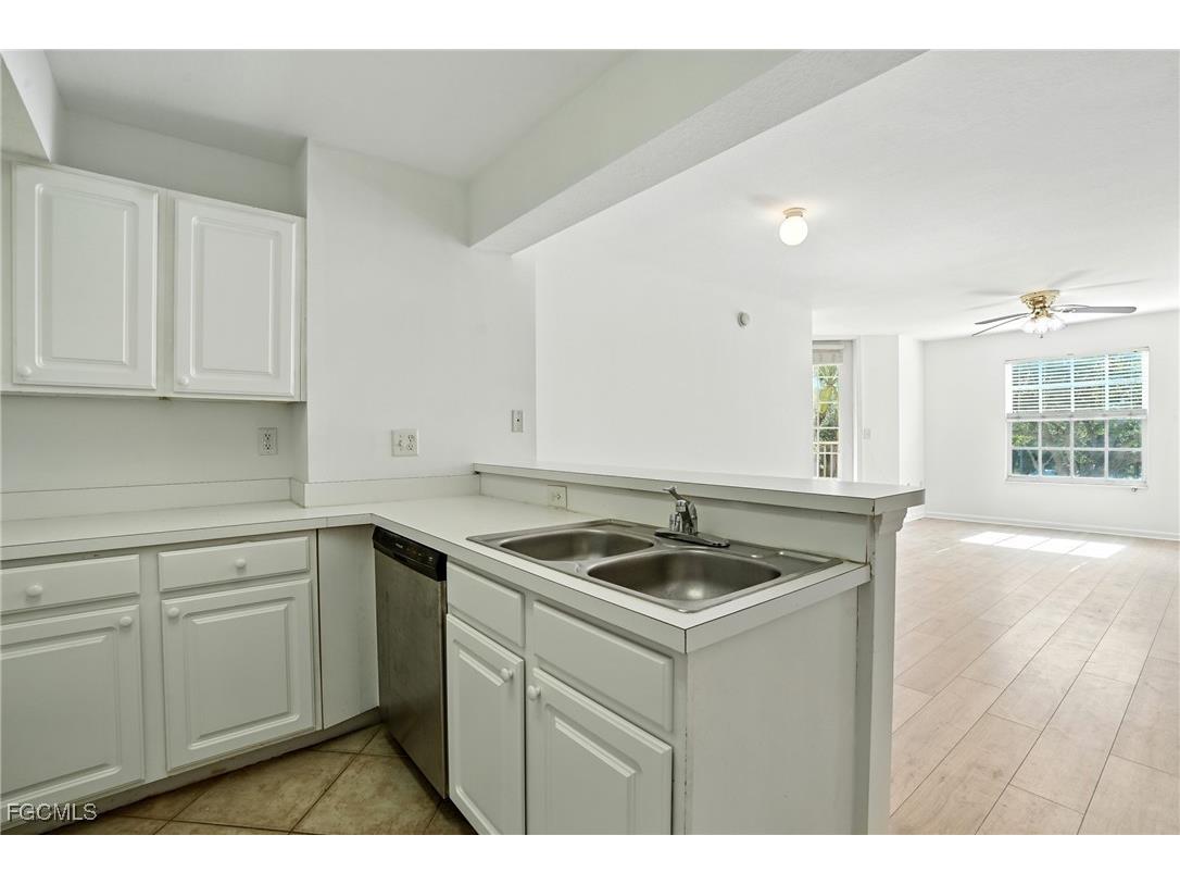 4127 Residence Drive #411 Fort Myers FL 33901 2025005980 image12