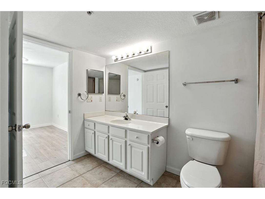 4127 Residence Drive #411 Fort Myers FL 33901 2025005980 image19