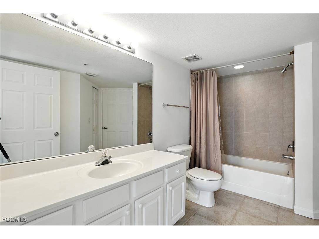 4127 Residence Drive #411 Fort Myers FL 33901 2025005980 image20