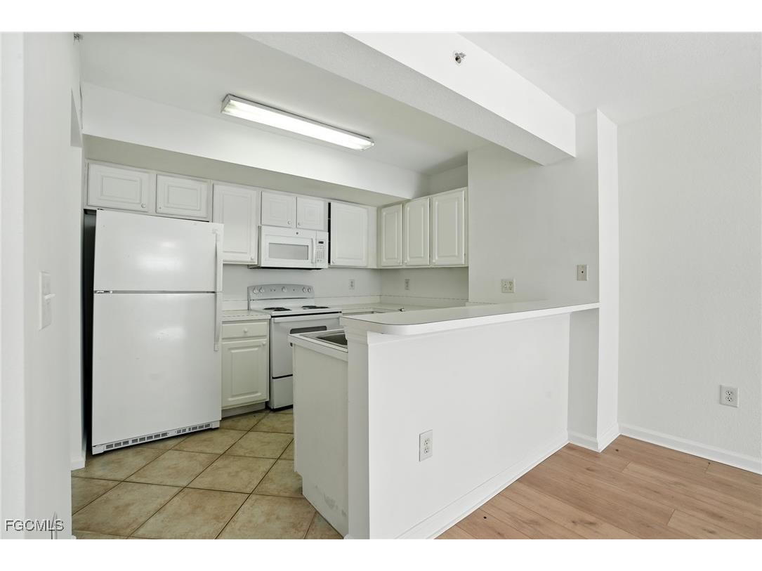 4127 Residence Drive #411 Fort Myers FL 33901 2025005980 image9