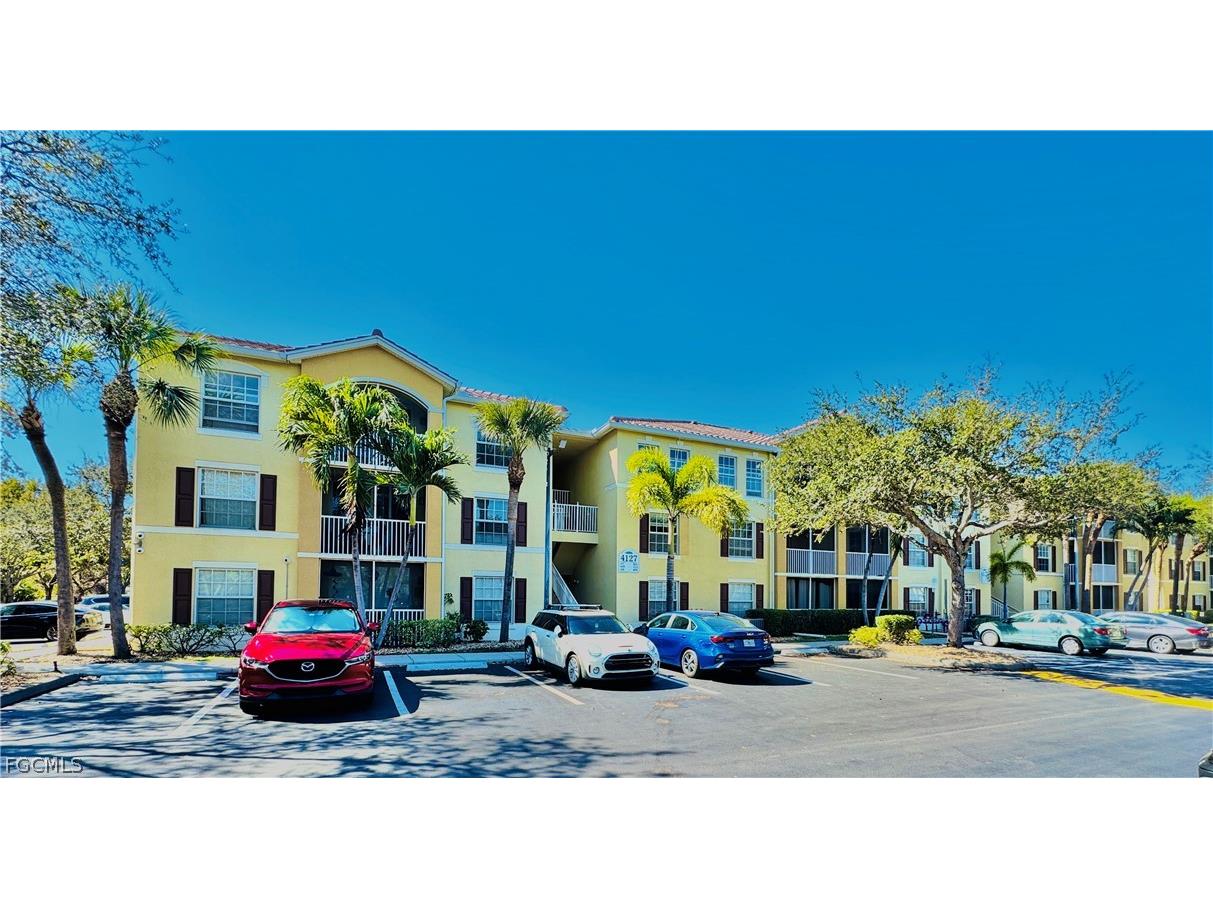 4127 Residence Drive #417 Fort Myers FL 33901 2026011530 image1
