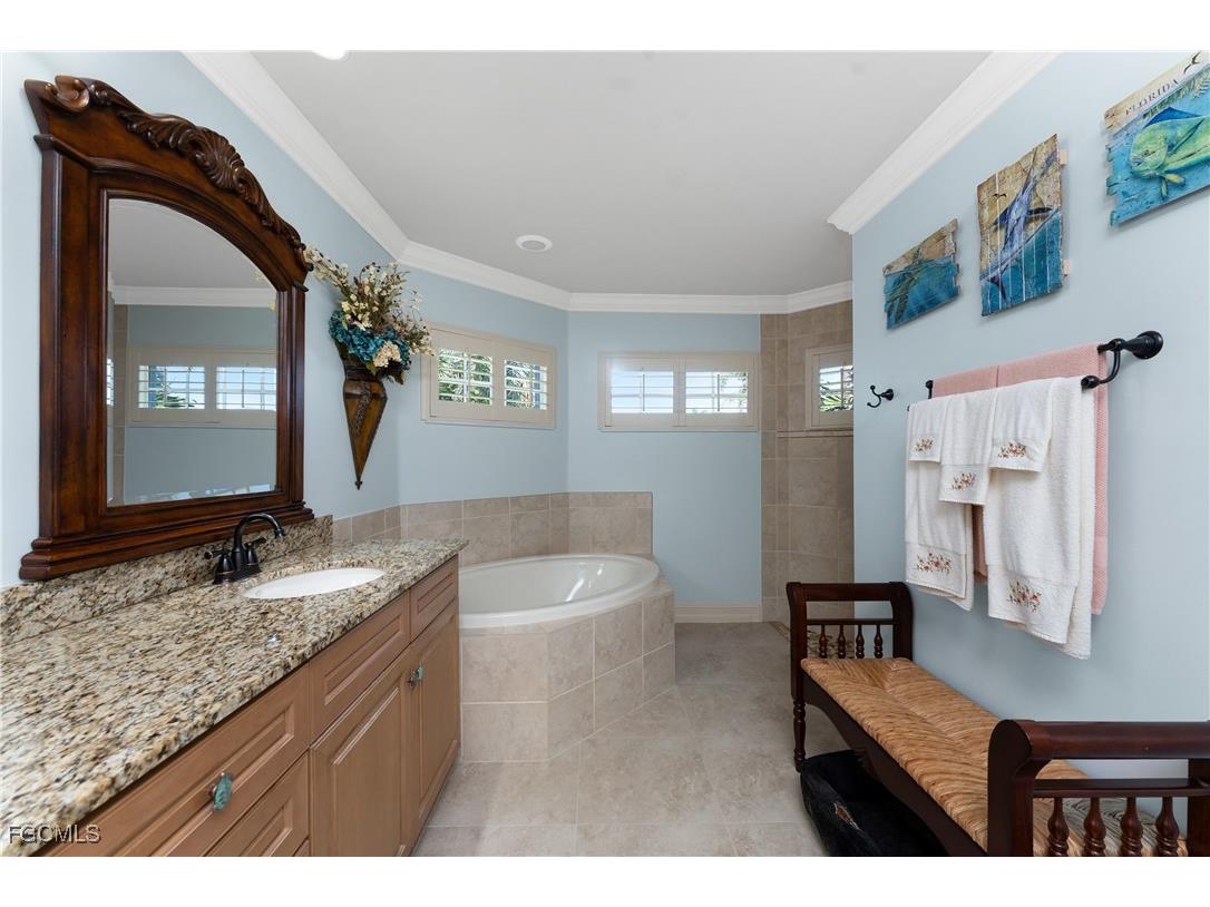 4128 NW 36th Lane Cape Coral FL 33993 2025002942 image20