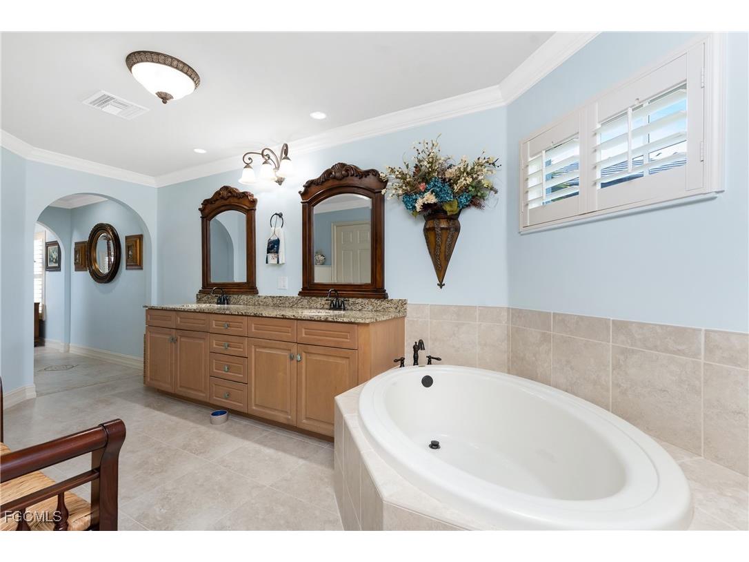 4128 NW 36th Lane Cape Coral FL 33993 2025019288 image20