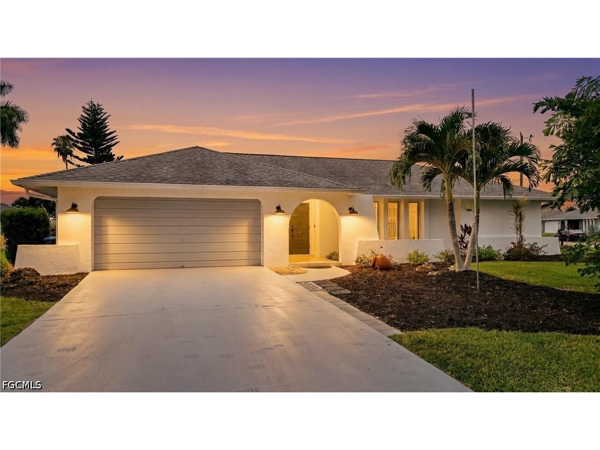 4129 Country Club Boulevard Cape Coral FL 33904 2026024066 image1