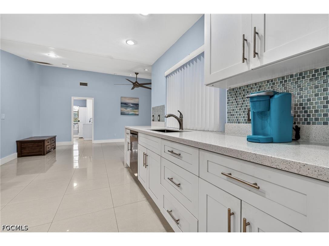 4129 Country Club Boulevard Cape Coral FL 33904 2026024066 image16