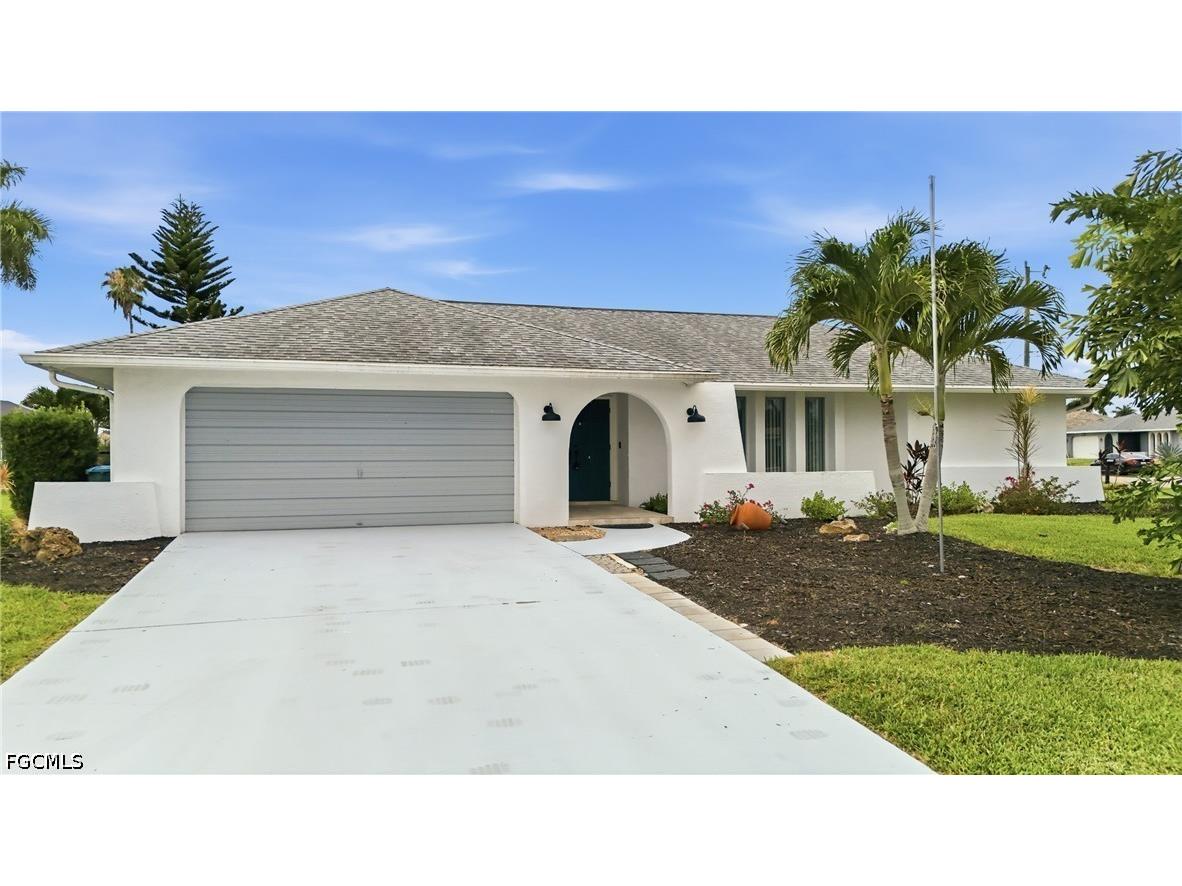 4129 Country Club Boulevard Cape Coral FL 33904 2026024066 image2