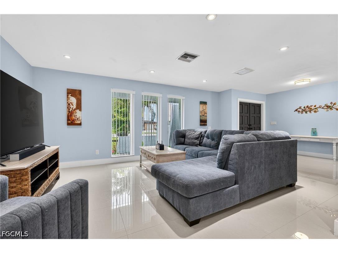 4129 Country Club Boulevard Cape Coral FL 33904 2026024066 image23