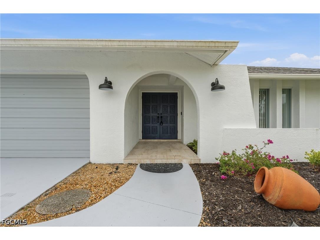 4129 Country Club Boulevard Cape Coral FL 33904 2026024066 image4