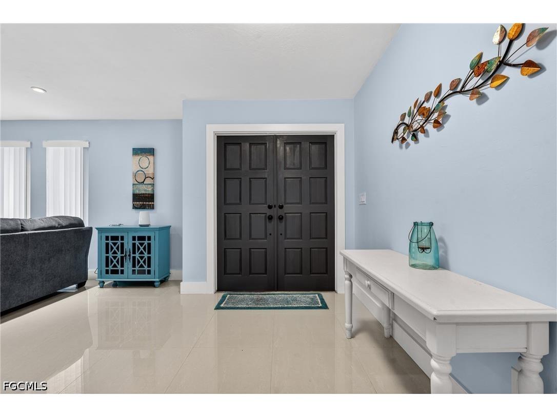 4129 Country Club Boulevard Cape Coral FL 33904 2026024066 image5