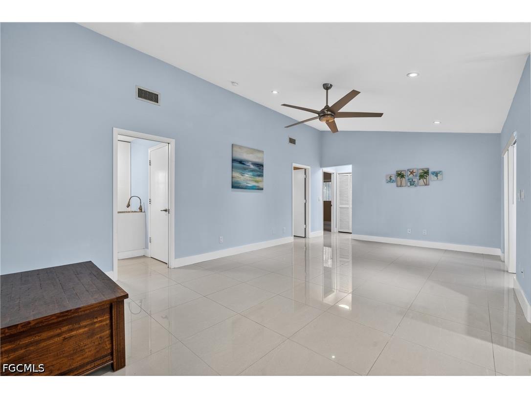 4129 Country Club Boulevard Cape Coral FL 33904 2026024066 image6