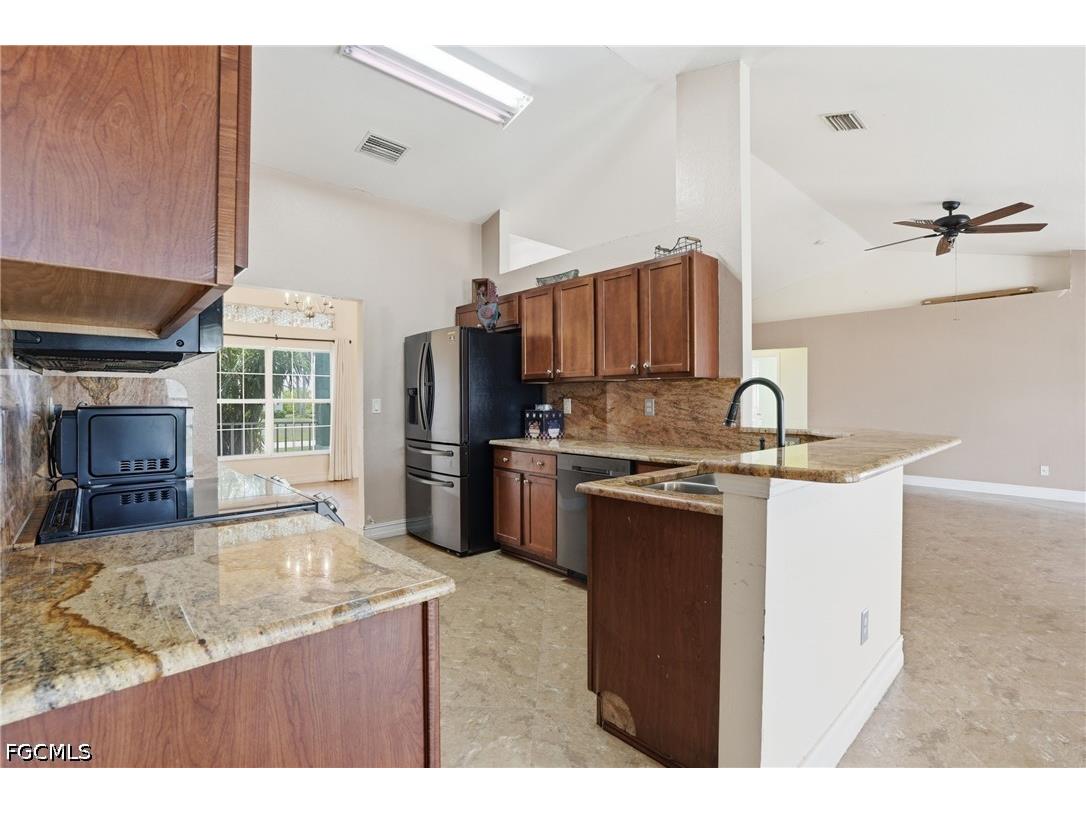 4129 NE 14th Place Cape Coral FL 33909 2026023870 image5
