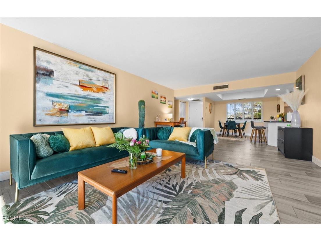 413 Augusta Boulevard #302 Naples FL 34113 2026004335 image1
