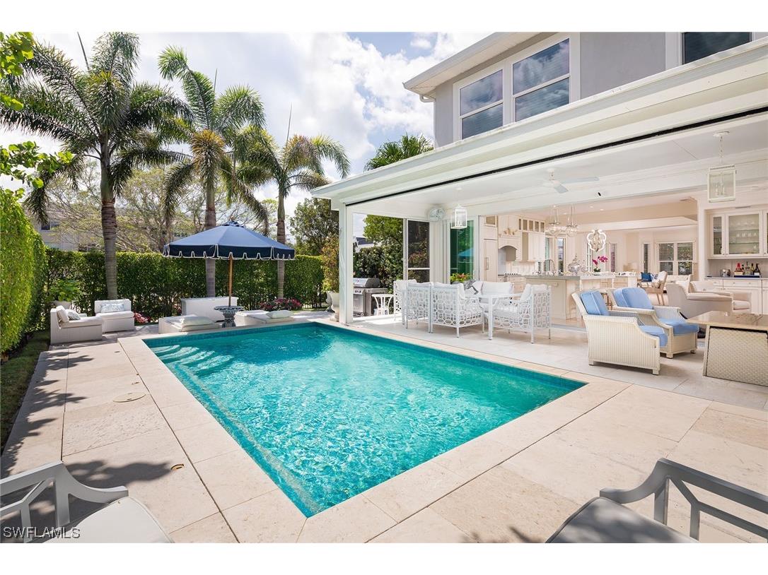 413 Broad Avenue S #3 Naples FL 34102 223025093 image1