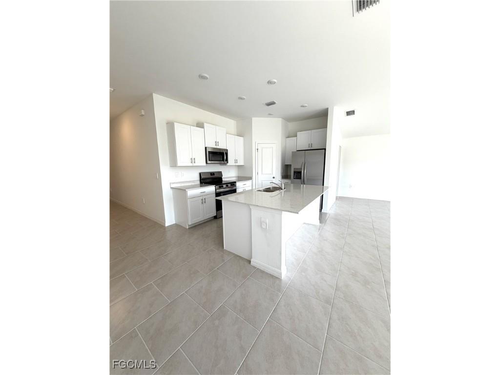 4130 Granita Court North Fort Myers FL 33917 2025020733 image4