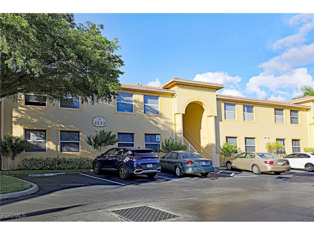 4133 Bellasol Circle #322 Fort Myers FL 33916 2025008984 image1